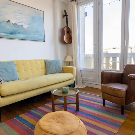 Apartment Two With View Near Canal Paris