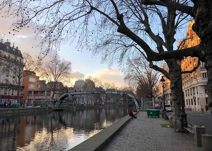 Two With View Near Canal アパート
