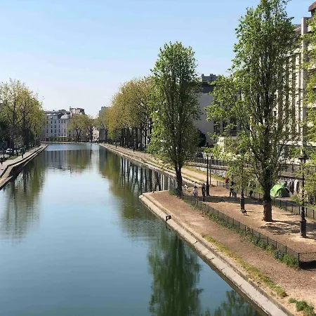 Apartment Two With View Near Canal
